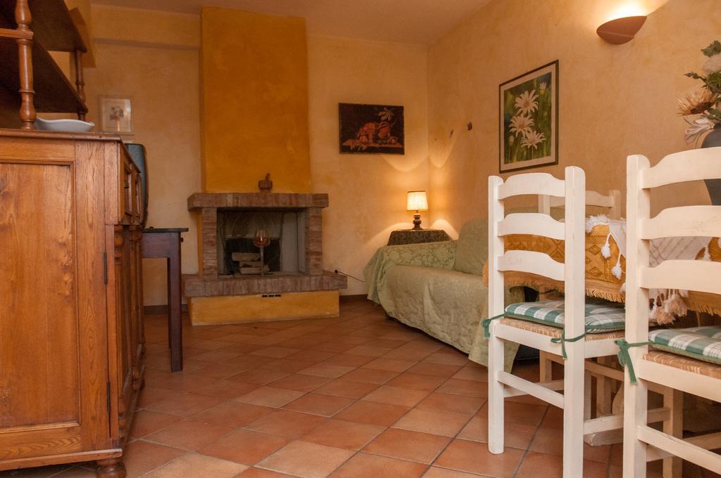 Residenza Il Palazzo Apartment กัสติลโยเน เดล ลาโก ห้อง รูปภาพ
